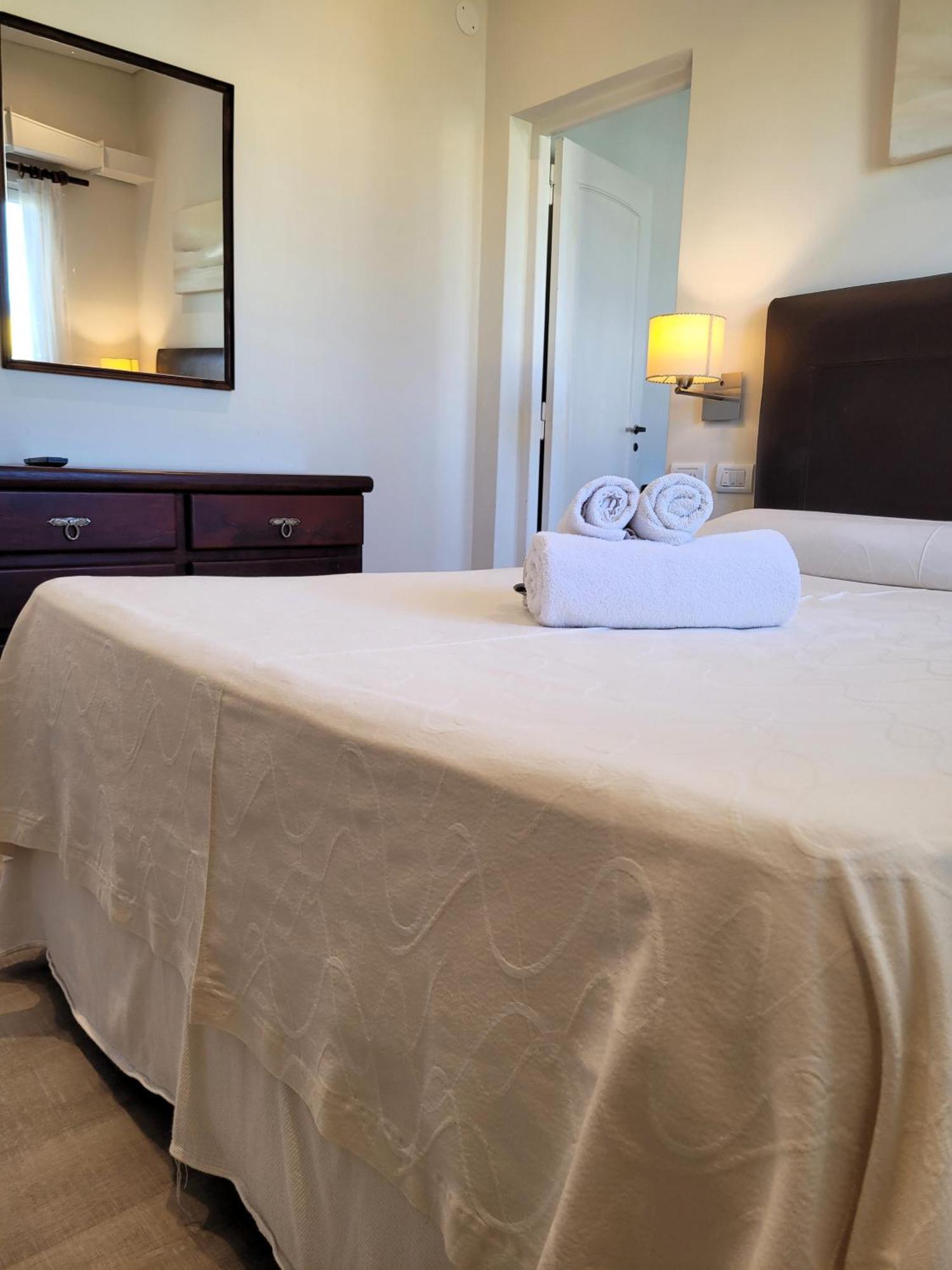 Hotel Tejas Rojas Villa Gesell Ngoại thất bức ảnh